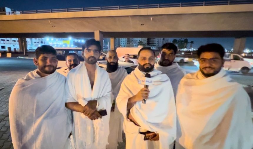 مواقف مكة بجدة تزدحم بالمعتمرين وأصوات الملبيين 