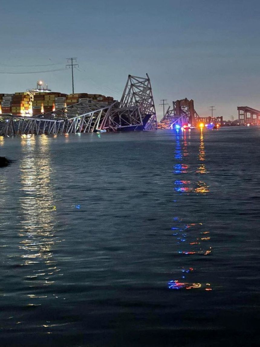 صور| سفينة تُحطم جسرًا كبيرًا في بالتيمور الأمريكية