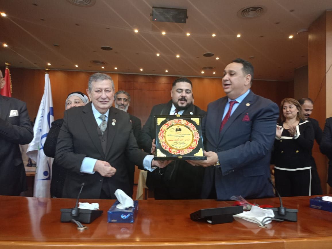 "المؤتمر" يحتفل بعيد الأم ويكرم الأمهات المثاليات بحضور رئيس الحزب