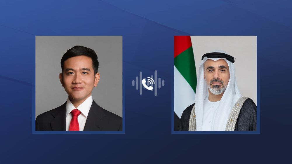 الامارات | خالد بن محمد بن زايد يهنئ هاتفياً جبران راكابومينغ راكا بمناسبة انتخابه نائبا لرئيس إندونيسيا
