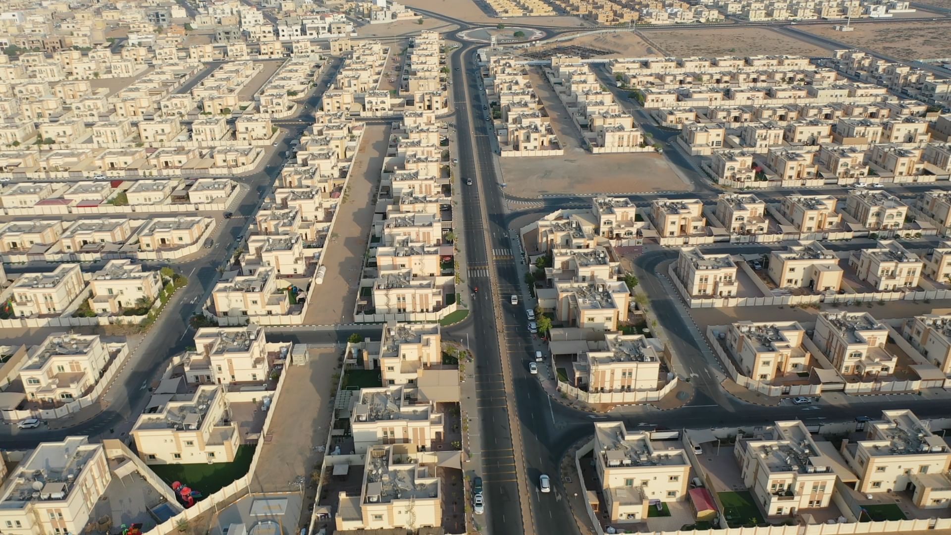 الامارات | "زايد للإسكان" يصدر 4334 قرارا سكنيا خلال 2023 بقيمة 3.34 مليار درهم