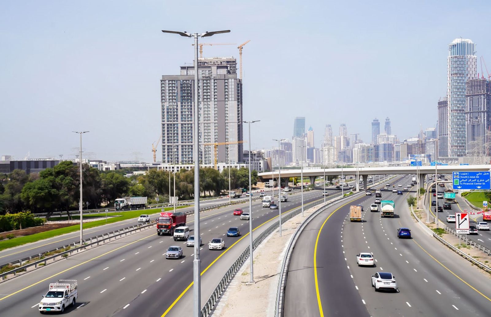 الامارات | «طرق دبي» تنجز توسعة شارع راس الخور من تقاطع بوكدره