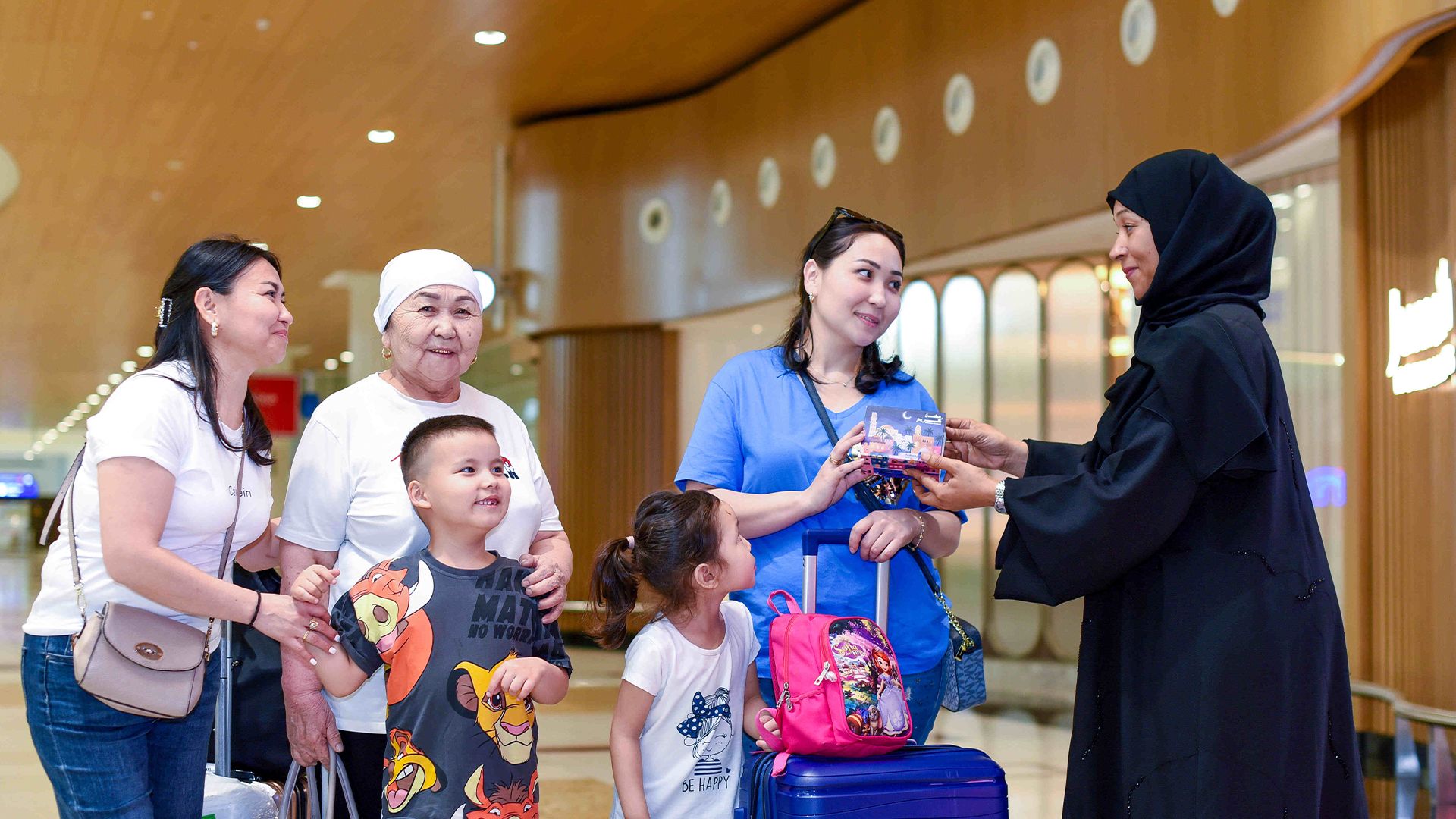 الامارات | مطارات دبي توزع 60 ألف وجبة إفطار على المسافرين خلال رمضان