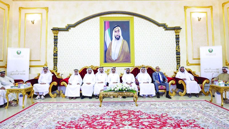 الامارات | تحذير من الانسياق وراء «الترندات اللحظية» و«الهاشتاغات المشبوهة»
