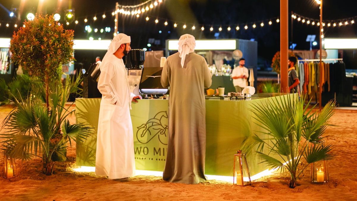 الامارات | بإلهام من عالم سباقات الخيول.. حسن وخليفة ينشران رائحة القهوة «بين الغاف»