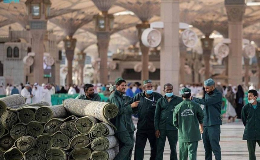 يرتبط بنظام إلكتروني.. مواصفات رقمية مميزة لسجاد المسجد النبوي
