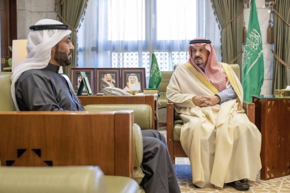 أمير الرياض للعنزي: دوت الخليج يفخر بشبابه ومواقفهم المشرفة دوما