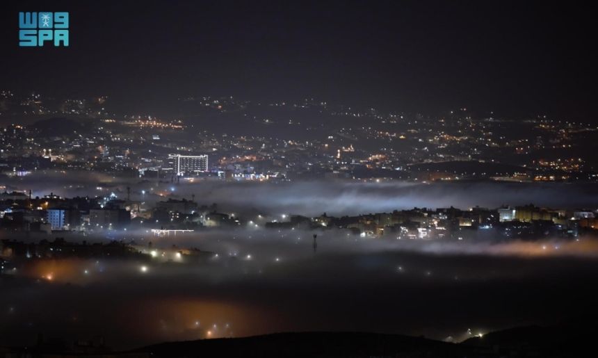 أبها.. مدينة الضباب تعانق السحاب في ليالي رمضان
