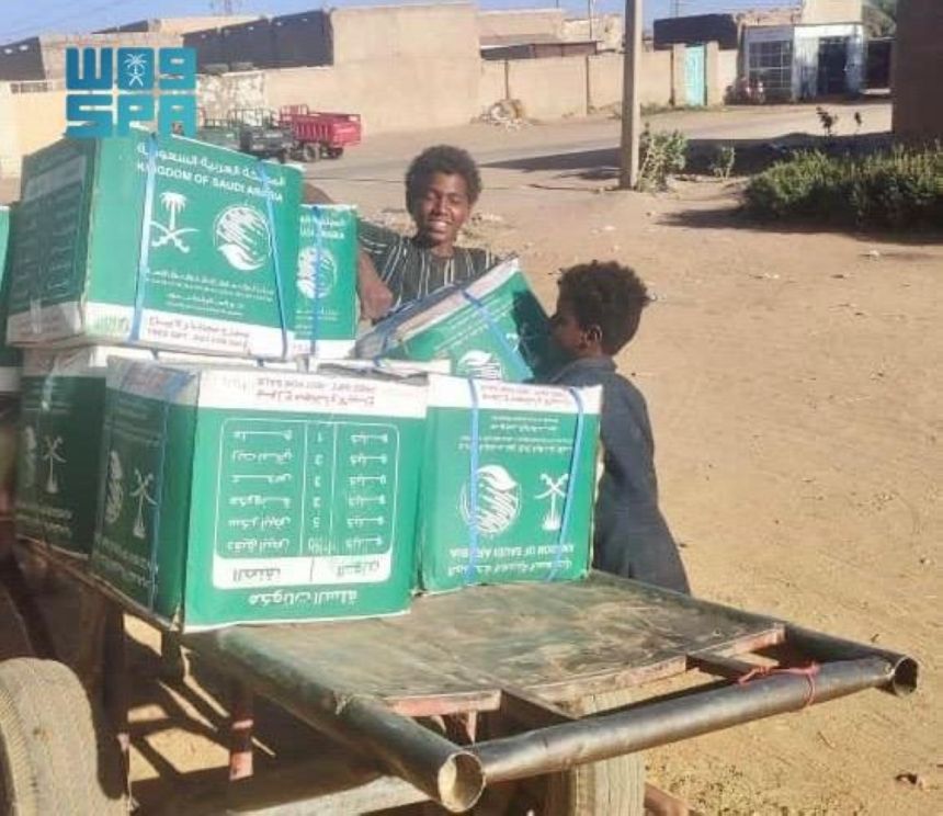 سلال غذائية.. مركز الملك سلمان يقدم مساعدات جديدة في 6 دول