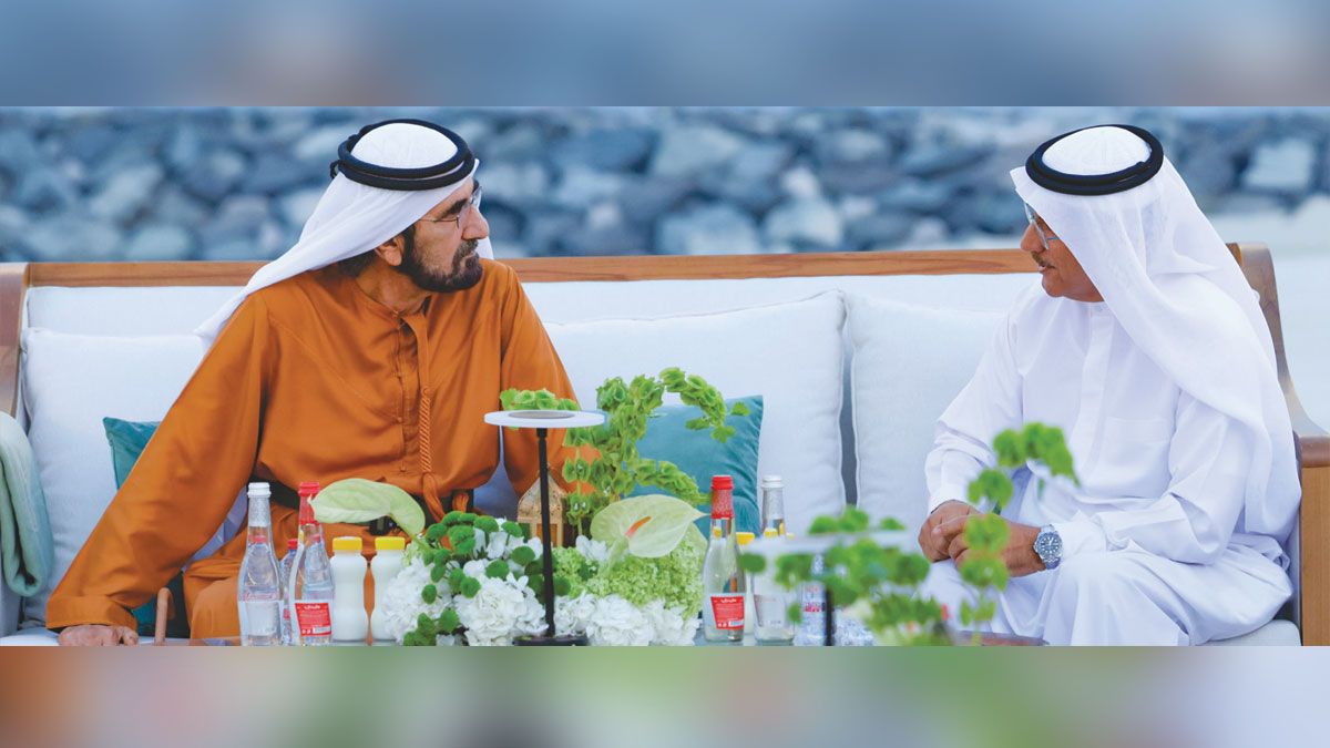 الامارات | محمد بن راشد يزور مجلس عبدالله المنصوري في دبي