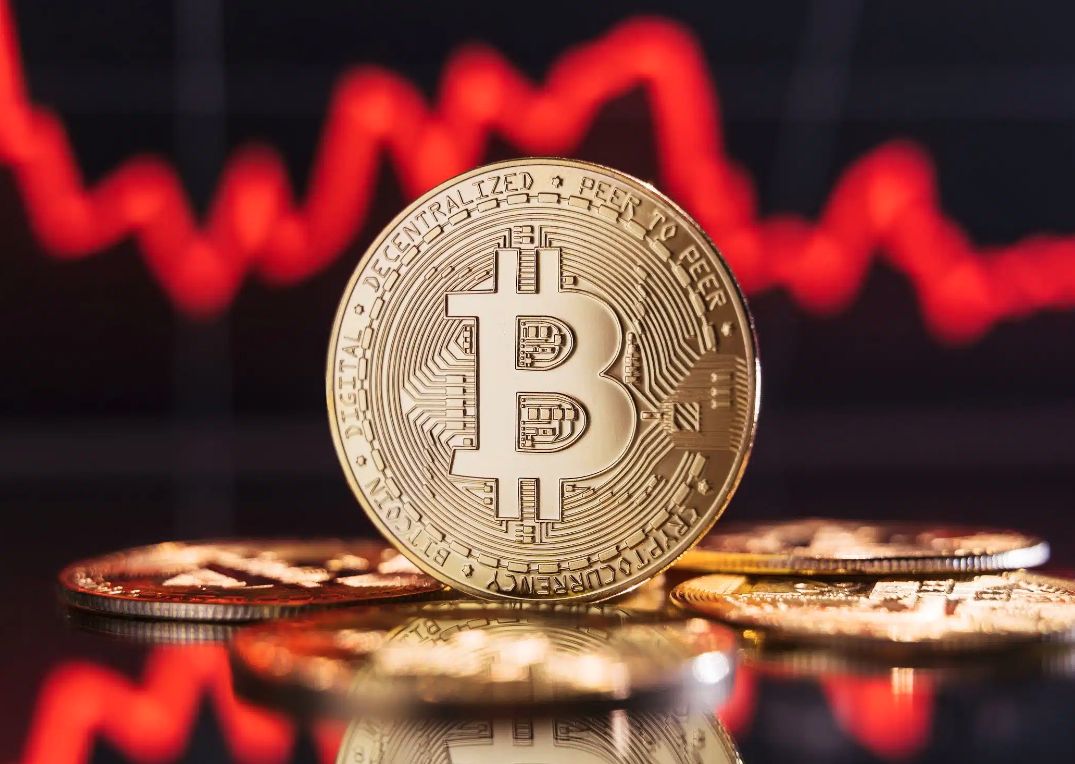 سعر البيتكوين يتراجع عن مستوى 70 ألف دولار وعملة البيتكوين كاش تخطف الأضواء