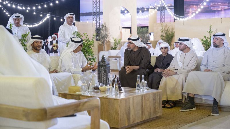 الامارات | خالد بن محمد يحضر الأمسية الرمضانية لموظفي حكومة أبوظبي