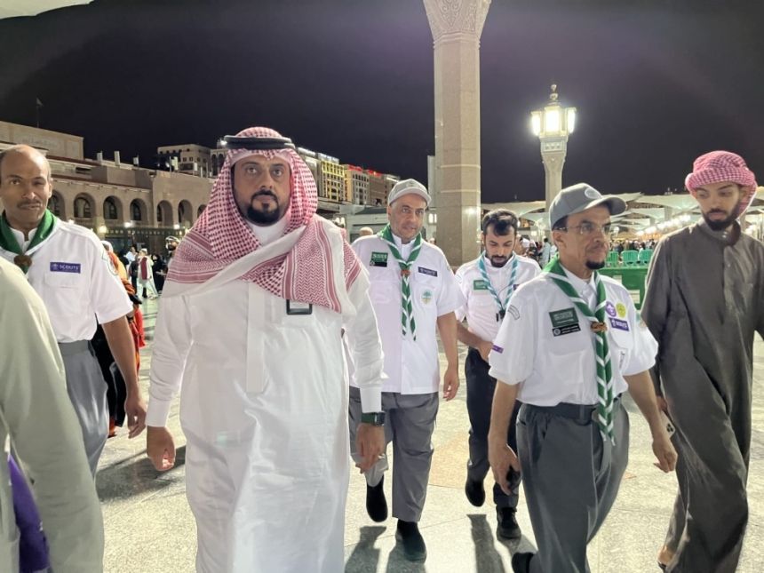 "الكشافة السعودية".. جهود كبيرة لخدمة زوار المدينة المنورة