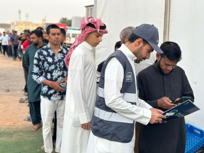 "يمديك".. فعالية توعوية في مخيمات إفطار الصائمين بالرياض