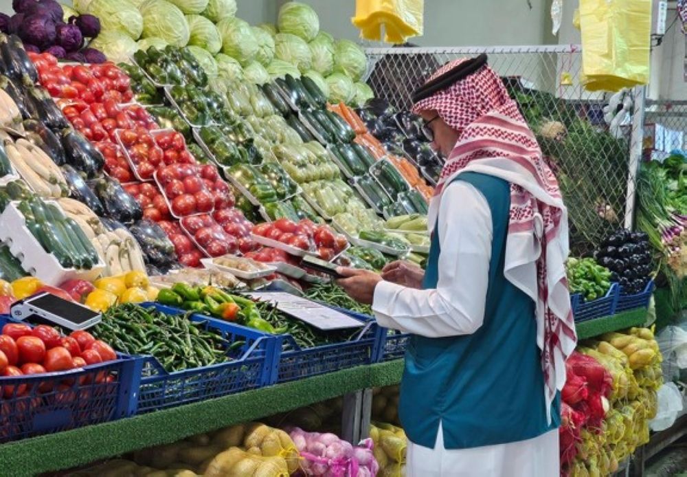 صور.. ضبط 136 مخالفة على المنشآت التجارية بالمدينة المنورة
