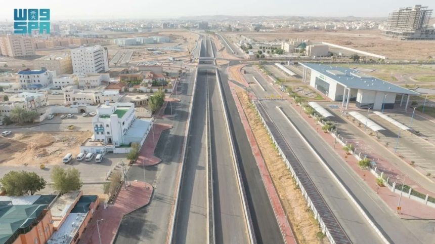 صور.. إنجاز 90% من مشروع جسر ونفق طريق الملك خالد بسكاكا