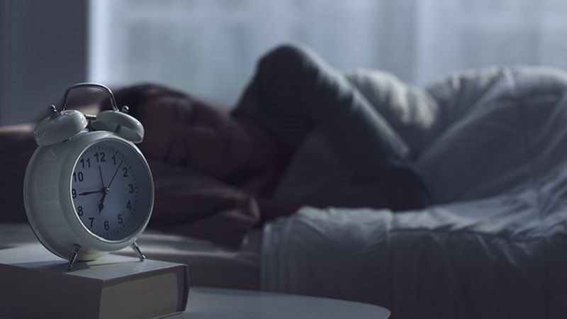 الامارات | كيف تؤثر قلة النوم على شعورك بالشباب؟