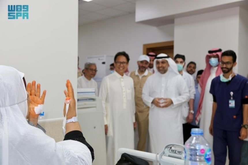 وزير الصحة ونظيره الإندونيسي يناقشان سبل دعم الخدمات