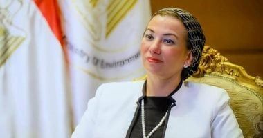 وزارة البيئة تبحث استخدام تقنية أبراج التبريد لمحطات المعالجة بمصانع السكر