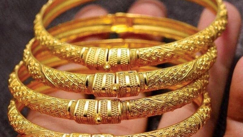 الامارات | يعثر على ذهب داخل القمامة... ويعيده إلى أصحابه