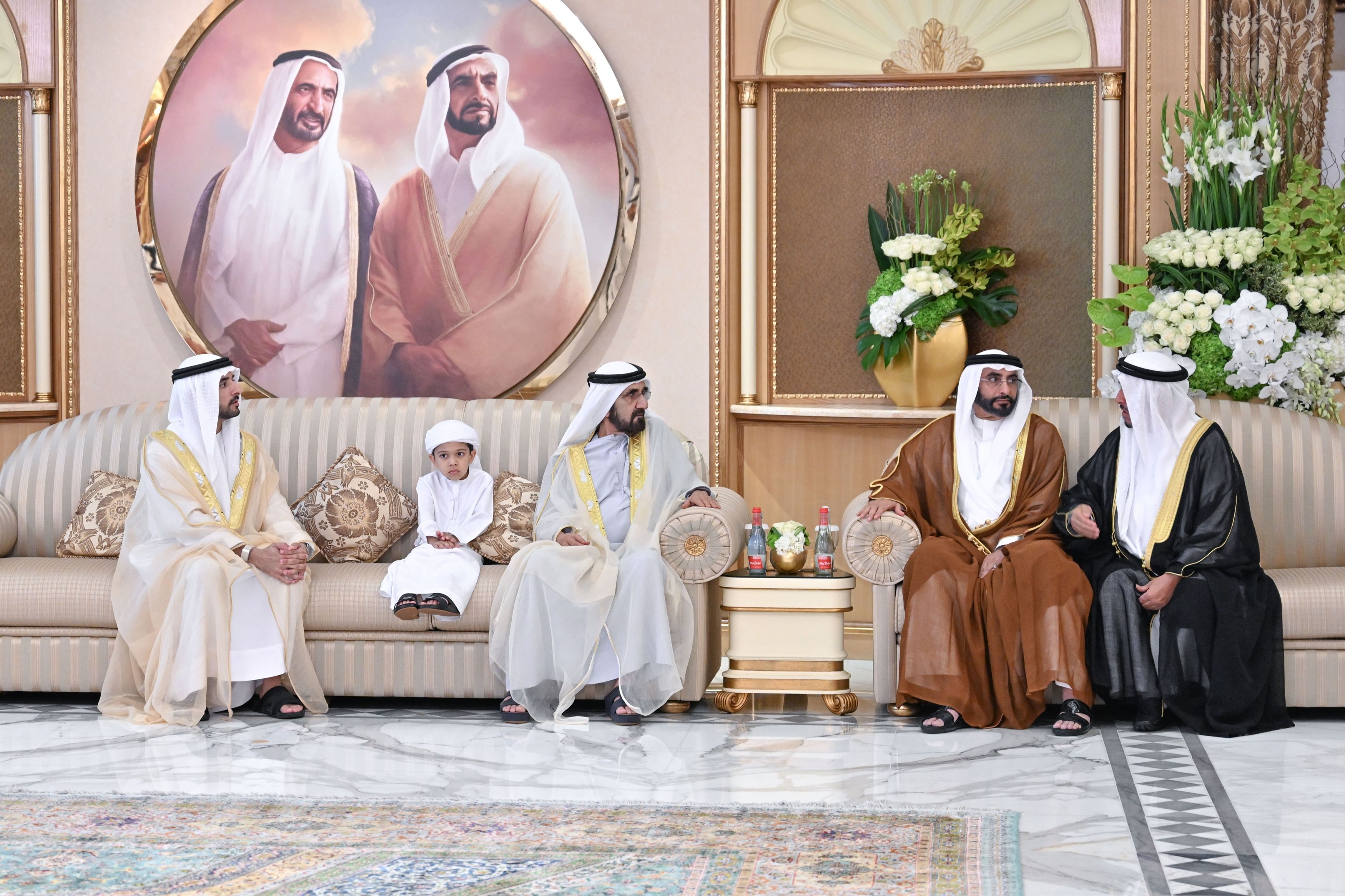 الامارات | محمد بن راشد يستقبل جموع المهنئين بعيد الفطر السعيد