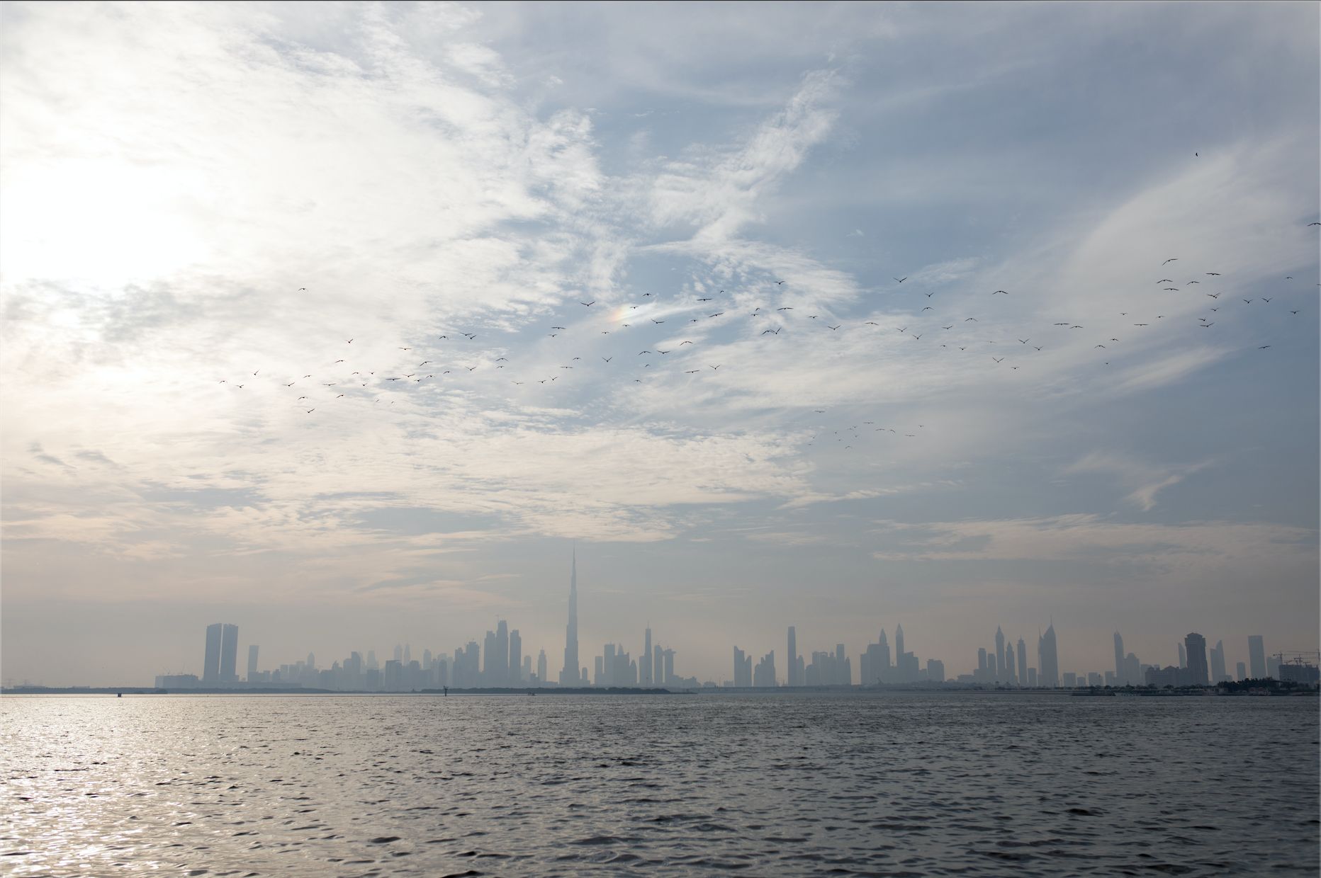الامارات | الطقس غداً غائم جزئياً بوجه عام