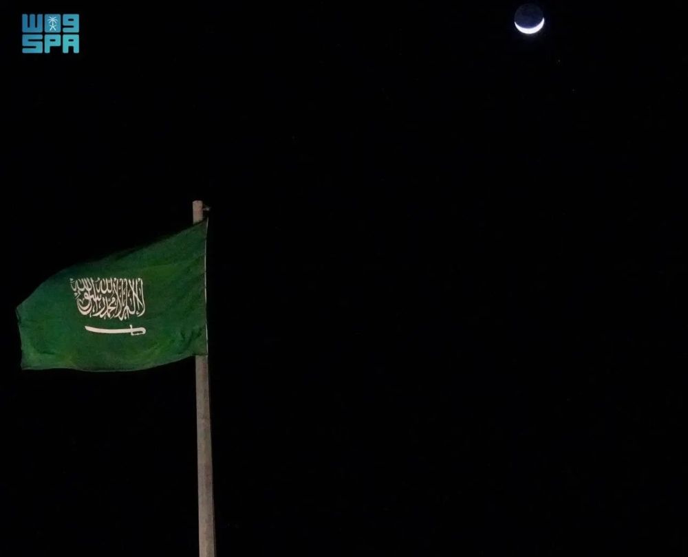 اقتران "الهلال" مع "عنقود الثريا" في سماء رفحاء.. ما دلائل ذلك؟