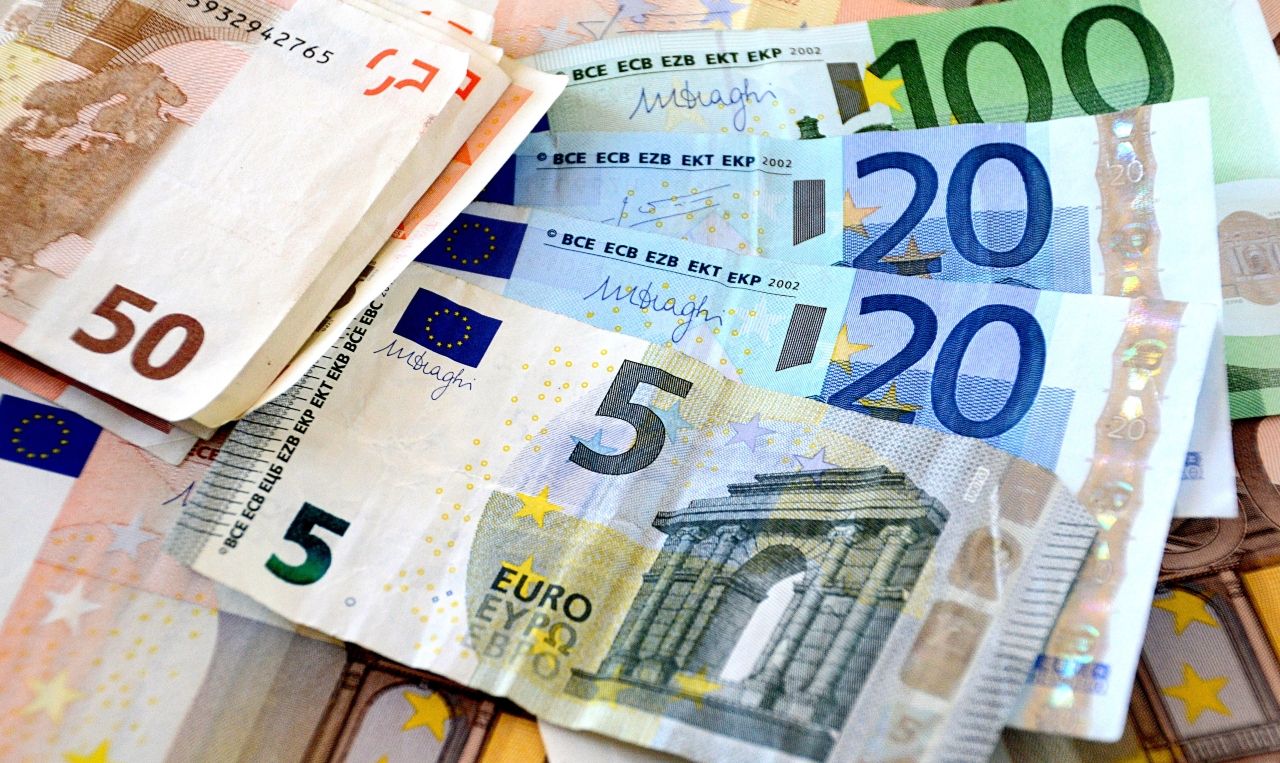 أسعار اليورو اليوم الجمعة 12 أبريل 2024