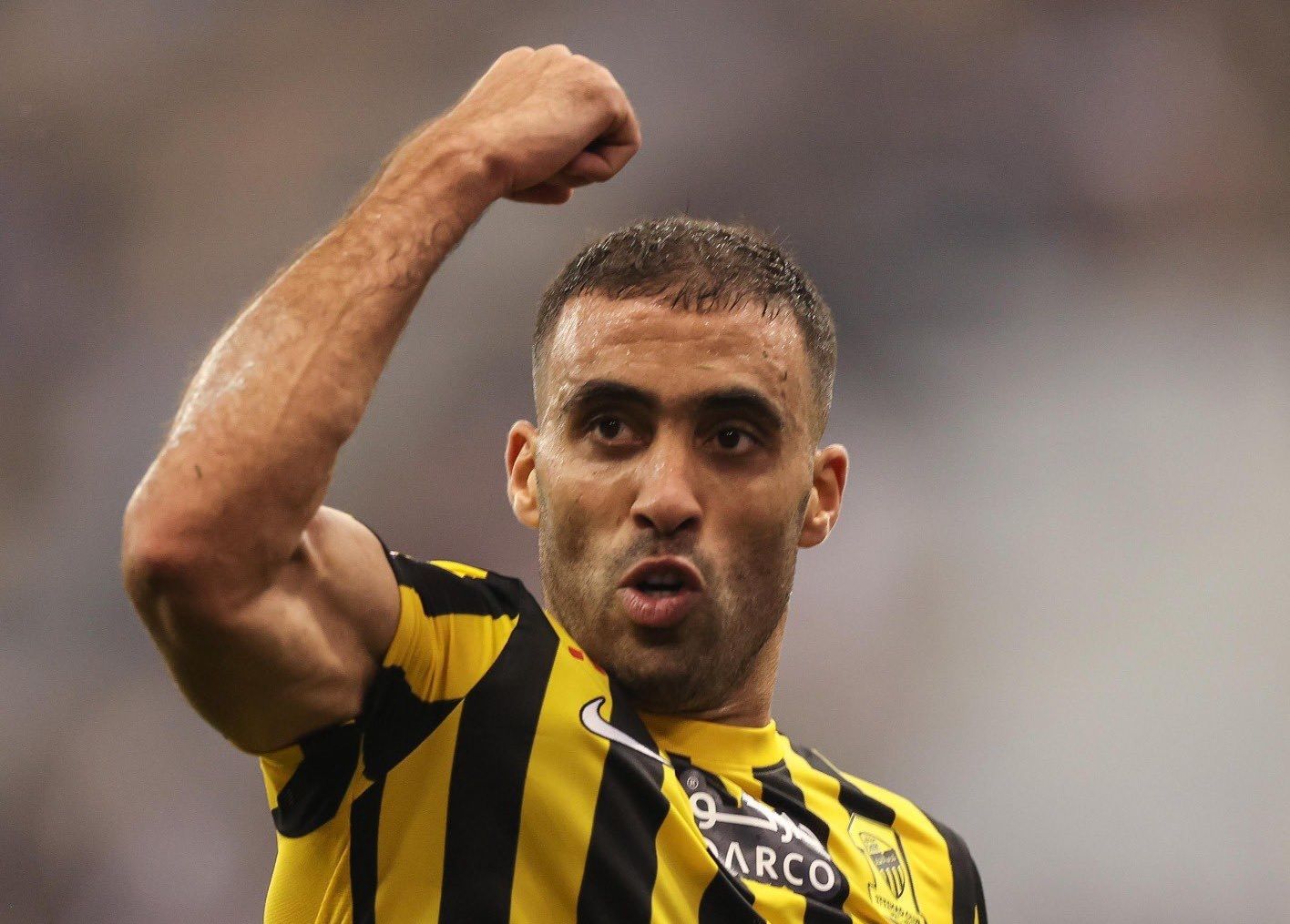 الامارات | الاتحاد السعودي يراجع قوانينه بعد ضرب حمدالله بالسوط! (فيديو)