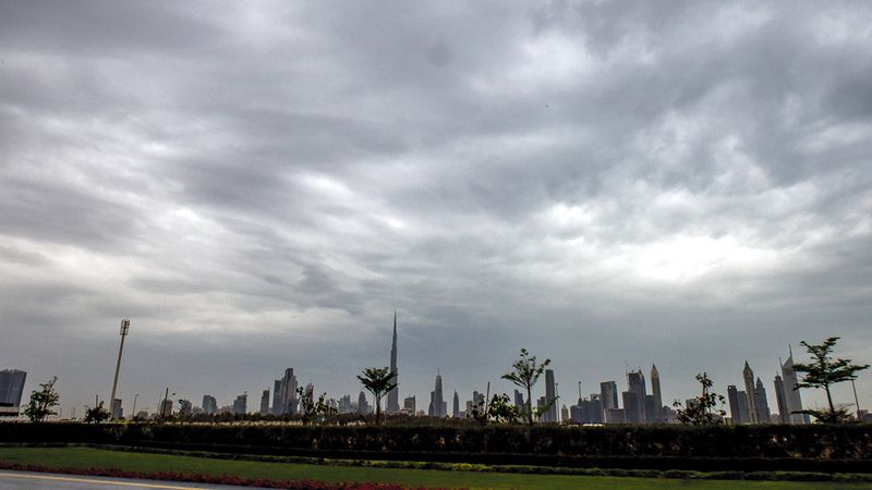 الامارات | مصحوبة بـ"برق ورعد" .."الأرصاد" يُعلن تفاصيل موجة الأمطار الجديدة