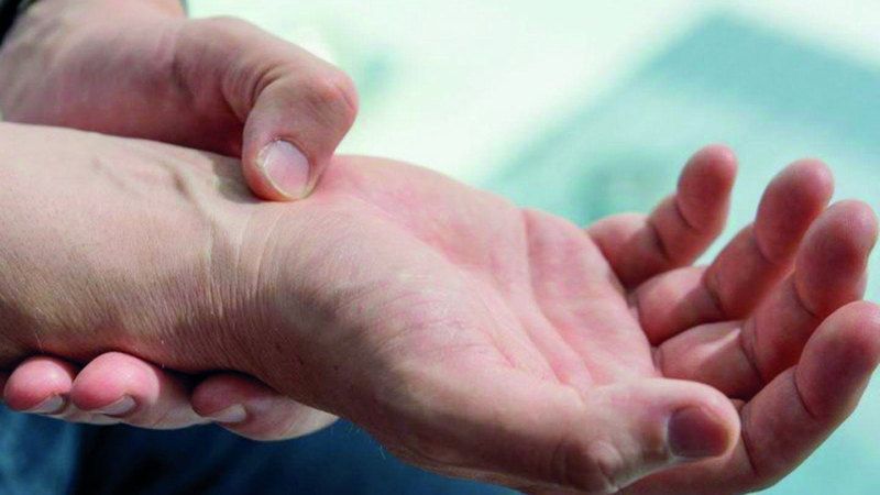 لمستخدمي فأرة الكمبيوتر لساعات طويلة.. انتبهوا لمتلازمة النفق الرسغي