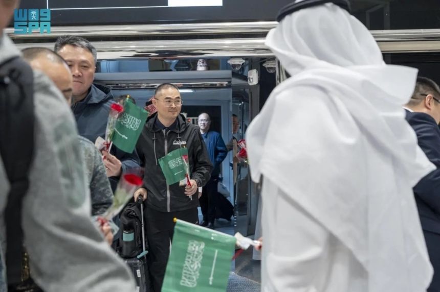 جنوب الصين الجوية تحتفل بإطلاق أول مسار مباشر إلى المملكة