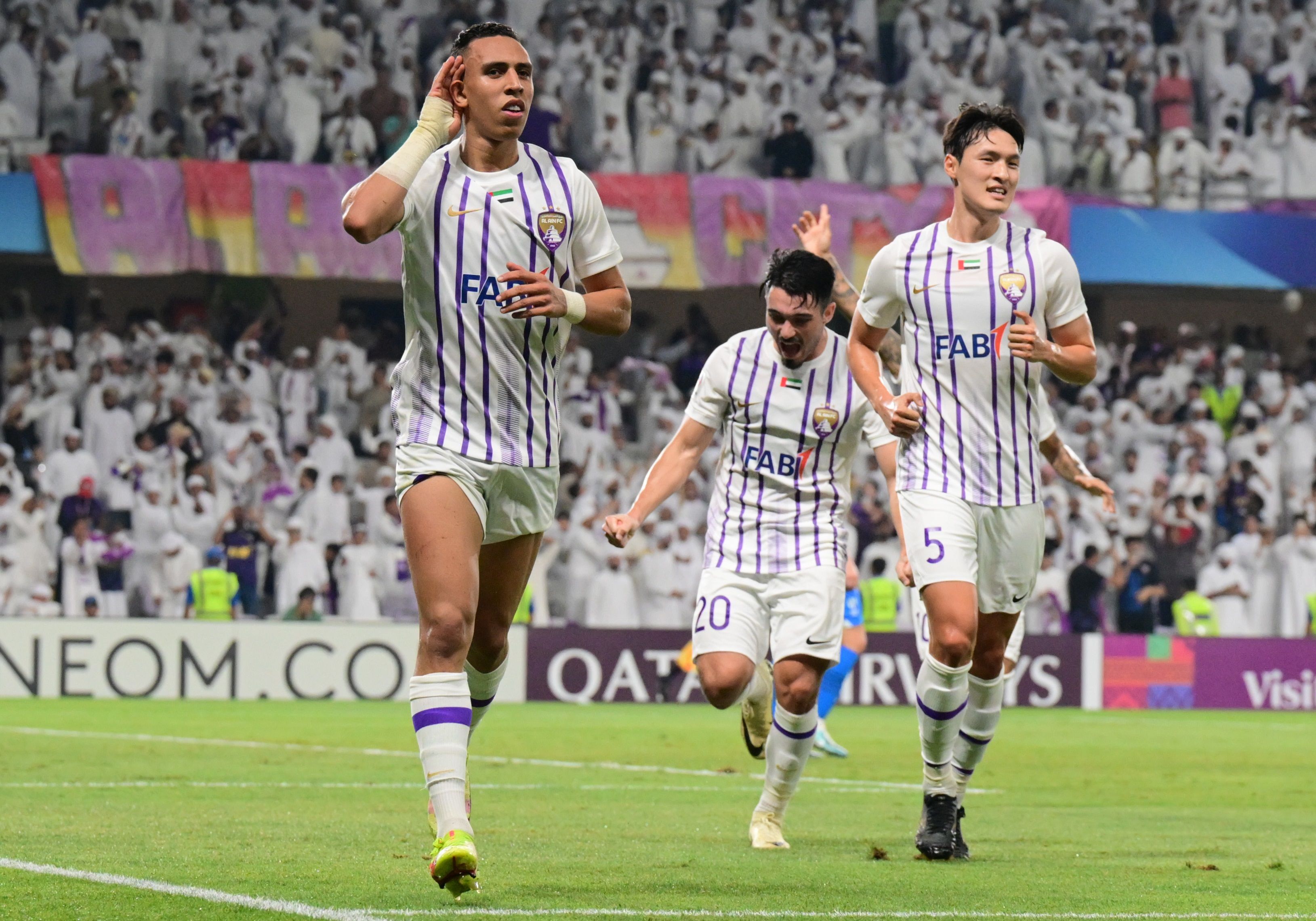 الامارات | العين يحجب الهلال.. "هاتريك رحيمي" يكسر ظهر "الأزرق" (فيديو)