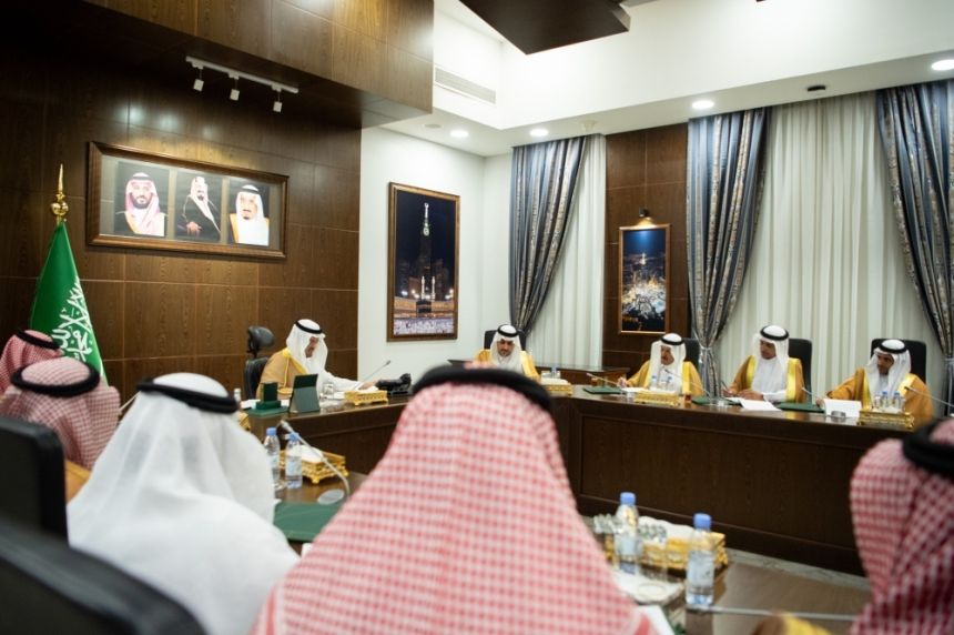 نائب أمير مكة يطلع على جاهزية وزارة البيئة في موسم الحج
