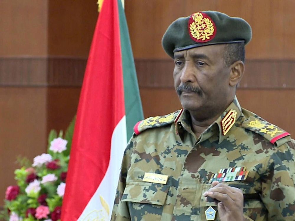 البرهان يقيل وزير الخارجية السوداني المكلف علي الصادق