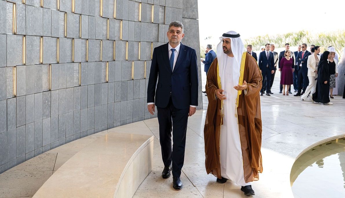 الامارات | ذياب بن محمد بن زايد يستقبل رئيس وزراء رومانيا في واحة الكرامة