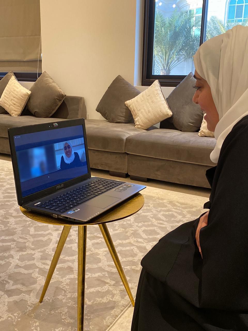 الامارات | «تنمية المجتمع» تطمئن على كبار المواطنين في أنحاء الدولة عبر «نحن أهلكم الهاتفية»
