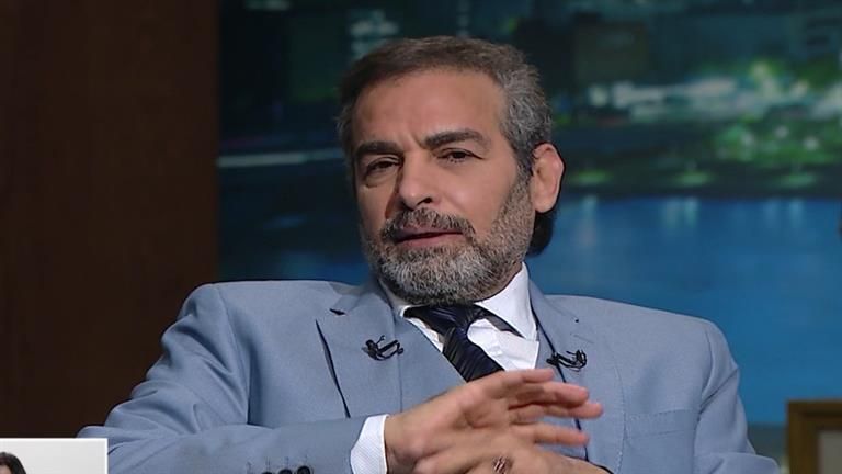 بعد أزمته في عزاء شيرين سيف النصر.. 10 معلومات عن الفنان أحمد عبدالعزيز