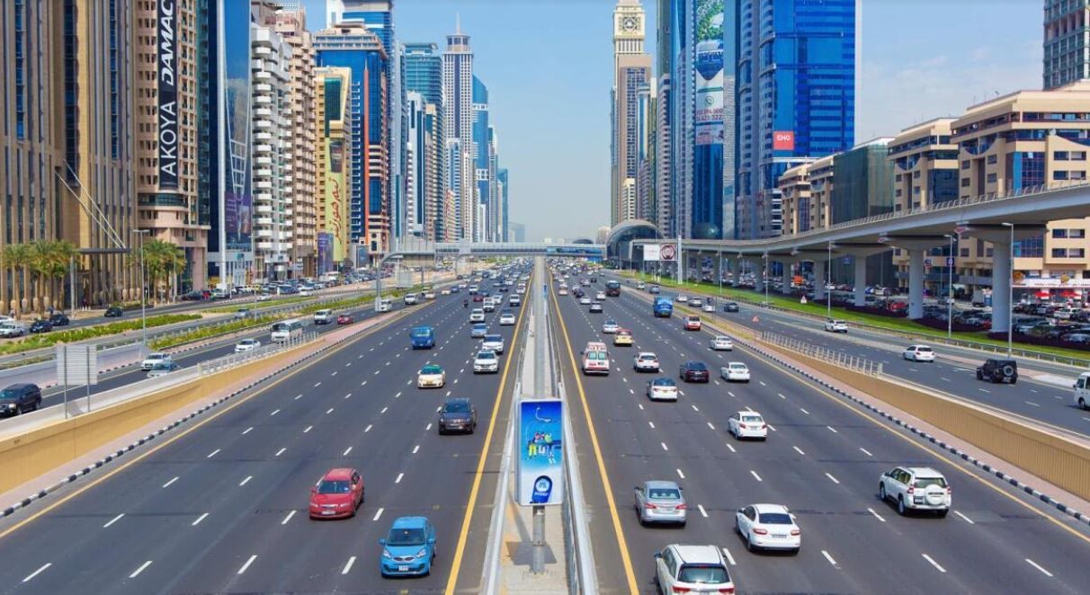 الامارات | "طرق دبي" تكشف عن تطوّر جديد بشأن فتح شارع الشيخ زايد أمام السائقين