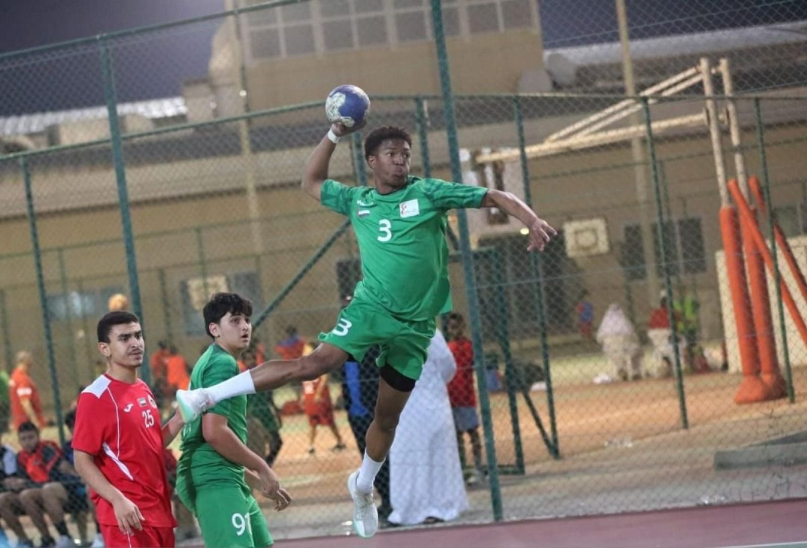 الامارات | "أبيض اليد" يدشن دورة الألعاب الخليجية للشباب بلقاء عمان
