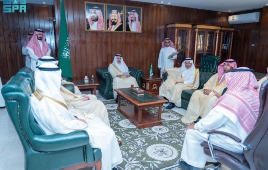 وزير النقل يطلع على إنجازات قطاع الطرق بالجوف