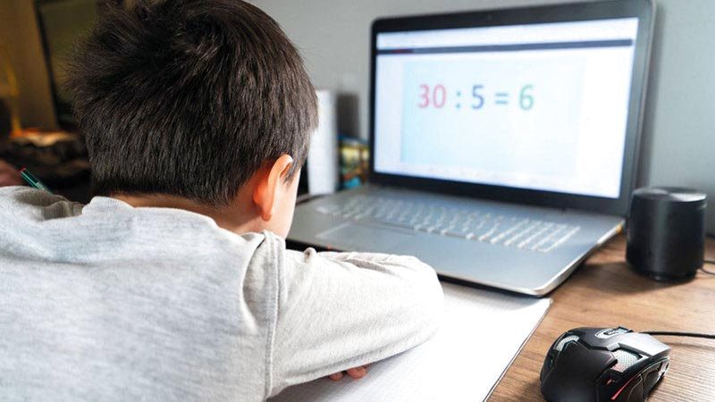 الامارات | الشارقة: تمديد الدراسة عن بُعد للمدارس الخاصة غداً الاثنين