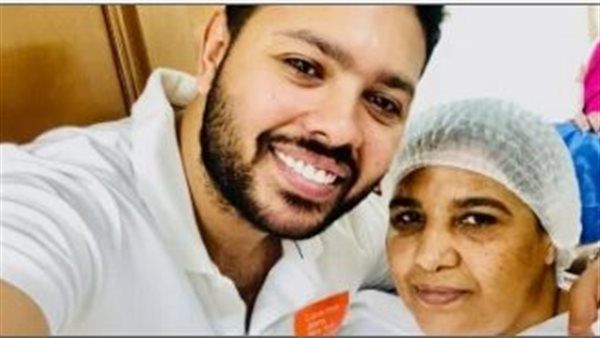 محمد شاهين لجمهوره: دعواتكم لأمي بالشفاء