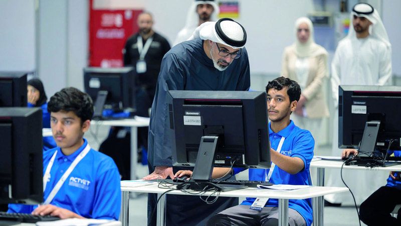 الامارات | خالد بن محمد يشهد جانباً من فعاليات المسابقة الوطنية لمهارات الإمارات