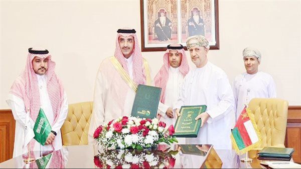 مذكرة تفاهم لتمويل البنية الأساسية بين مسقط والرياض