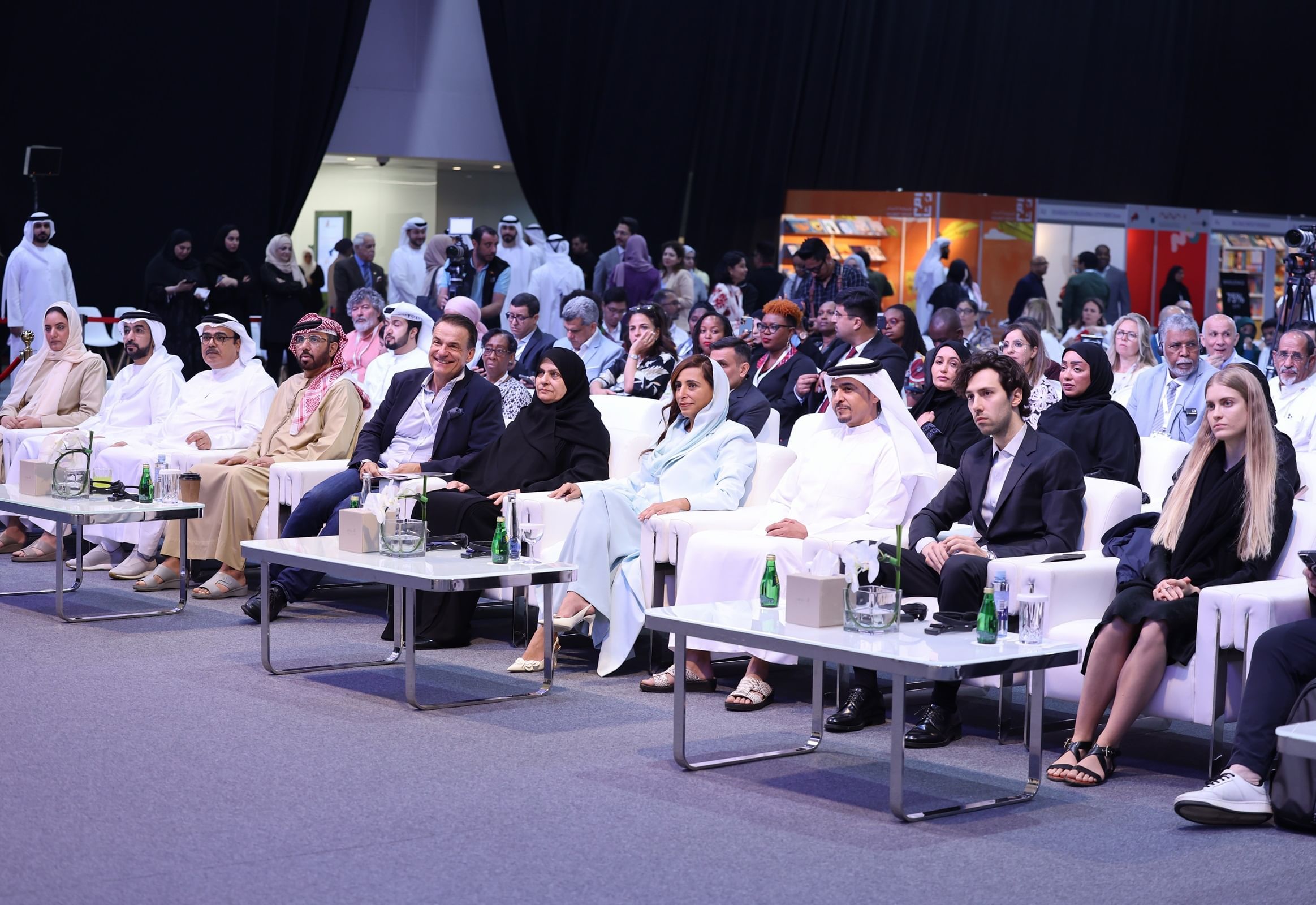 الامارات | بدور القاسمي تدعو الموزعين والناشرين إلى التعاون للتغلب على تحديات صناعة الكتاب