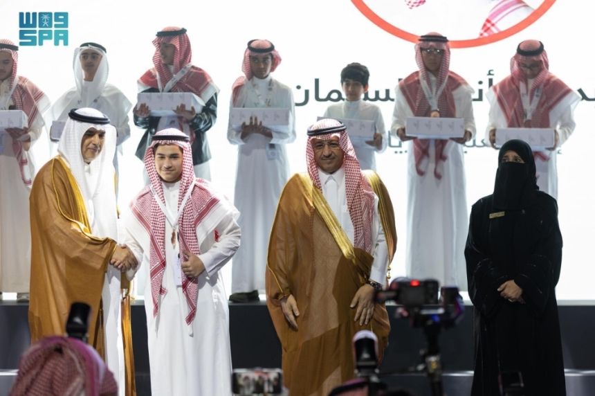 70 طالبًا سعوديًا يفوزون بجوائز "أولمبياد أذكى"
