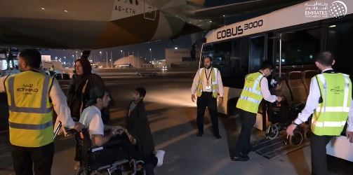 الامارات | الإمارات تستقبل الدفعة الـ 16 من الأطفال الفلسطينيين الجرحى ومرضى السرطان