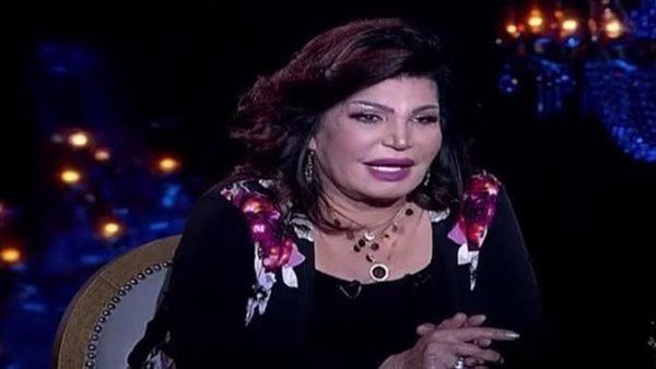 استقرار الحالة الصحية لـ نجوي فؤاد بعد خروجها من المستشفي