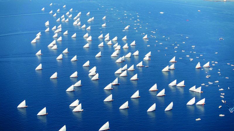 الامارات | النواخذة في دلما جاهزون لرحلة الـ 7 ساعات بين الأمواج
